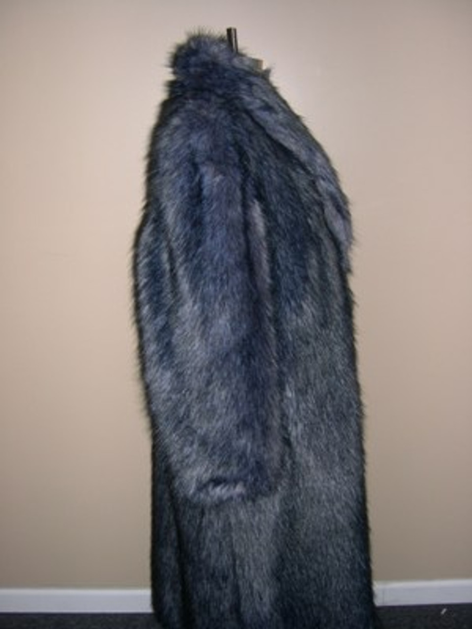 Natural Silver Fox Fur Cuffs - furoutlet - fur coat, fur jackets, fur hats,  prices subject to change without notice, so order now!