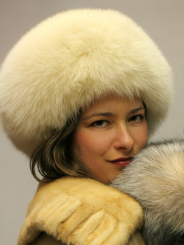 New White Fox Hat New White Fox Hat All Sizes Ladies Hats Fur Origin: USA Manufactured: USA