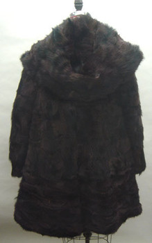 Brown 3/4 Jacket Fox Fur Design with hood and Flare style 3/4 Brown Fox Fur Jacket Large Fur Collar Desgin Fur Collection Fur Origin:Norway Manufactured: USA Brown 3/4 Jacket Fox Fur Design with hood and Flare style 3/4 Brown Fox Fur Jacket Large Fur Collar Desgin Fur Collection Fur Origin:Norway Manufactured: USA