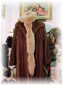 Dyed Beige Fox Fur Tail Boa Dyed Beige Fox Fur Tail Boa