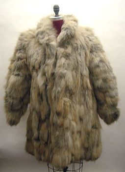 3/4 Fox Fur Jacket Design with Flare Style 3/4 Fox Fur Jacket Design with Flare Style