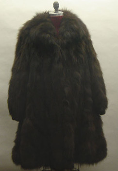 3/4 Brown Fox Fur Jacket with Flare Style 3/4 Brown Fox Fur Jacket with Flare Style
