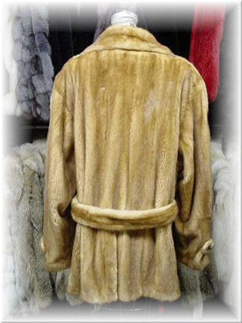 Full Skin Whiskey Mink Fur 3/4 CoatFull Skin Fur 3/4 Coat Notch Collar Shown Belt Included Color Shown Is Whiskey Mink Choice of Color Fur Origin: USA Manufacturing: USA