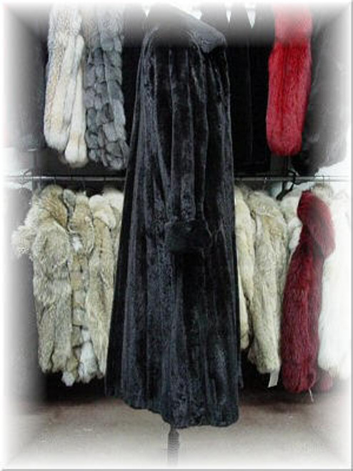 Full Skin Mink Fur Coat Ranch Mink Coat Wing Collar Classic Style Hook and Eye Closure Fur Origin: USA Manufactured: USA We Custom Make To See Our Sample Line Sale,See Item #2003-04000003-SAMPLE