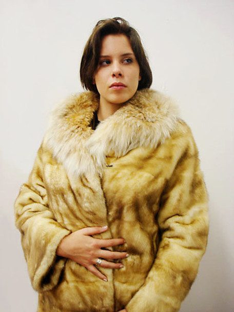Snow Top Mink lynxs Collar Jacket length 36" Sleeve 31" Sweep 59" Crossback 15" Full Skin Fur Origin: Norway Manufacturing: USA