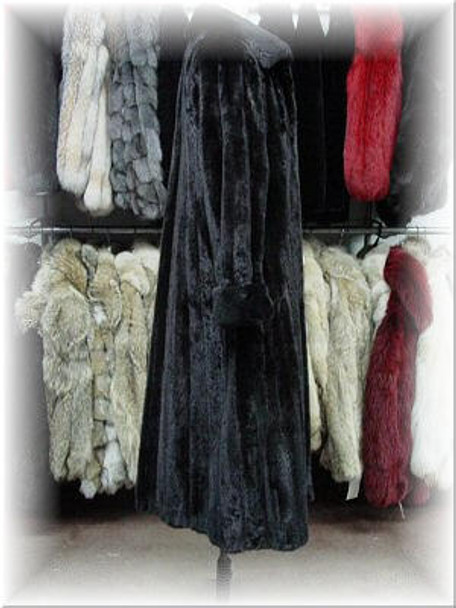 Full Skin Mink Fur Coat Small Wing Fur Collar Shown Classic Style Full Skin Fur Coat Cross Back 18" Sleeve Length 31" Length of Garment 50 1/2" Stright Sleeves Double Cuffs Size 14-16 Color Ranch Mink Hook and Eye Closure This is our sample item and it is only and color shown To Custom Make,See Item #2003-04000003