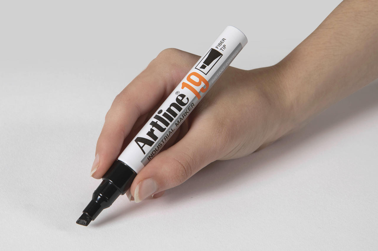 Artline 19 Industrial Permanent Marker 5mm Chisel Nib Black box of 12