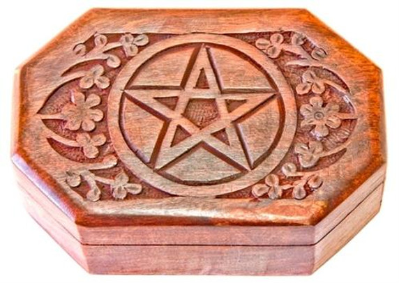 Style elytS Wooden Pentacle Carved Hexagonal Box 4x6