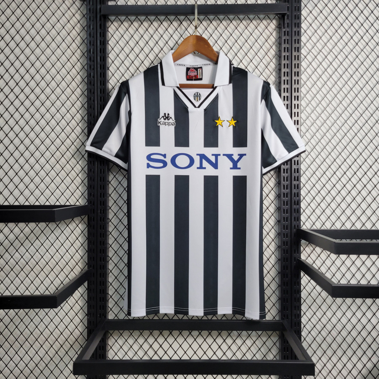 Retro Juventus F.C. 96/97 Home Jersey