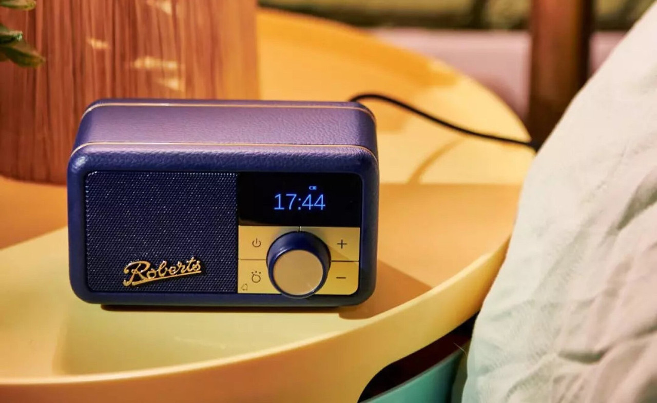 Roberts Revival Petite 2 (Midnight Blue) | Portable