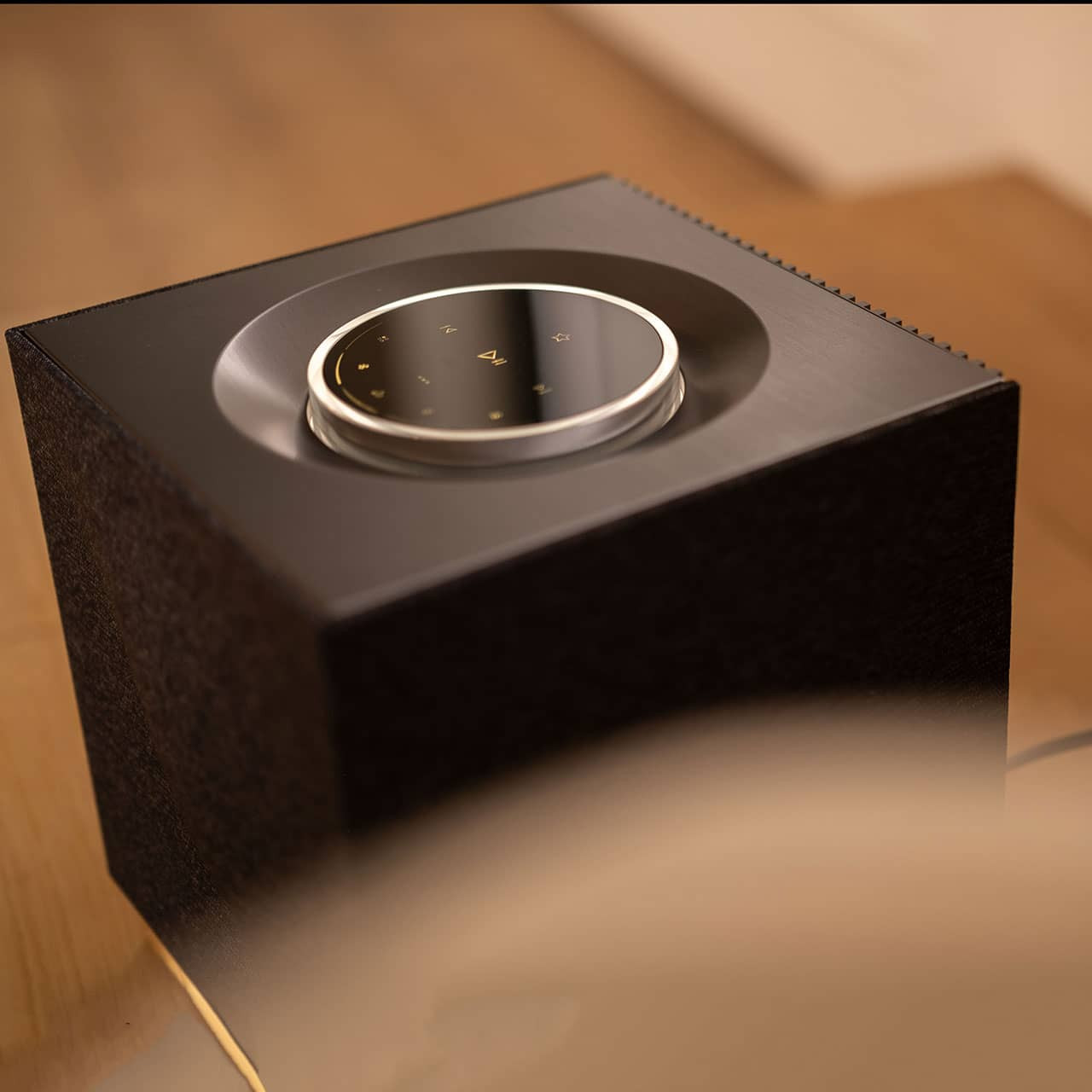Naim Audio Mu-So QB ワイヤレススピーカー ブラック SoundStage! Simplifi | SoundStageSimplifi.com - Naim Audio Mu-so