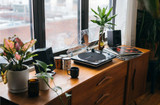How to Operate a Turntable: An Expert Guide