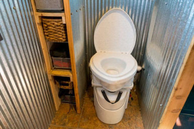 Air Head Composting Toilet　キャンピングカー、船用 Air Head Classic – Composting Toilet for RVs & Boats