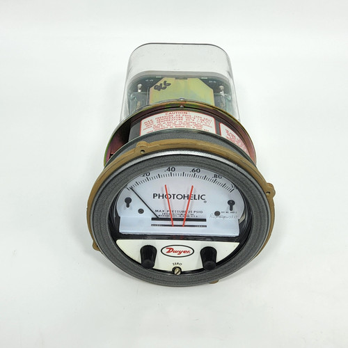 Dwyer 3001 CAPSUPHOTOHELIC Pressure Switch, 0-1.0