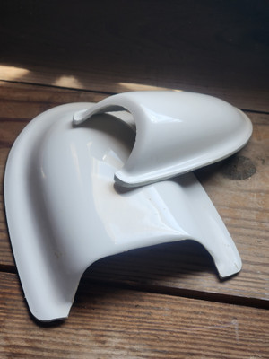 Small and large clam shells