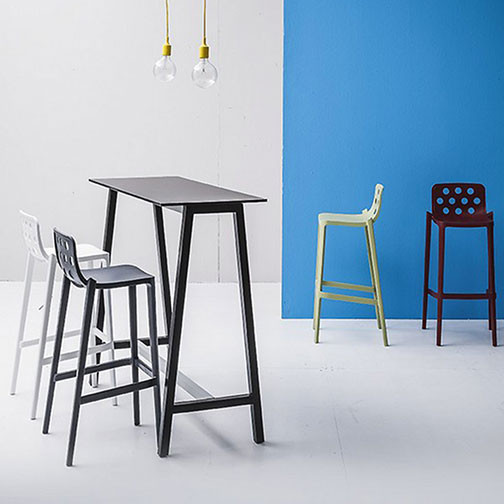 Magnuson Step-01 Table with Isidoro Stools