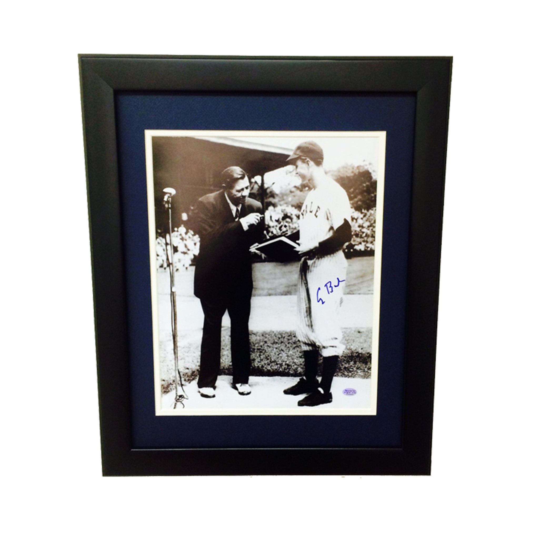 Framed pictures are a great addition to any collection! Frame your 8x10, 11x14, 16x20, 18x24 or 24x36 sports images with or without nameplates!