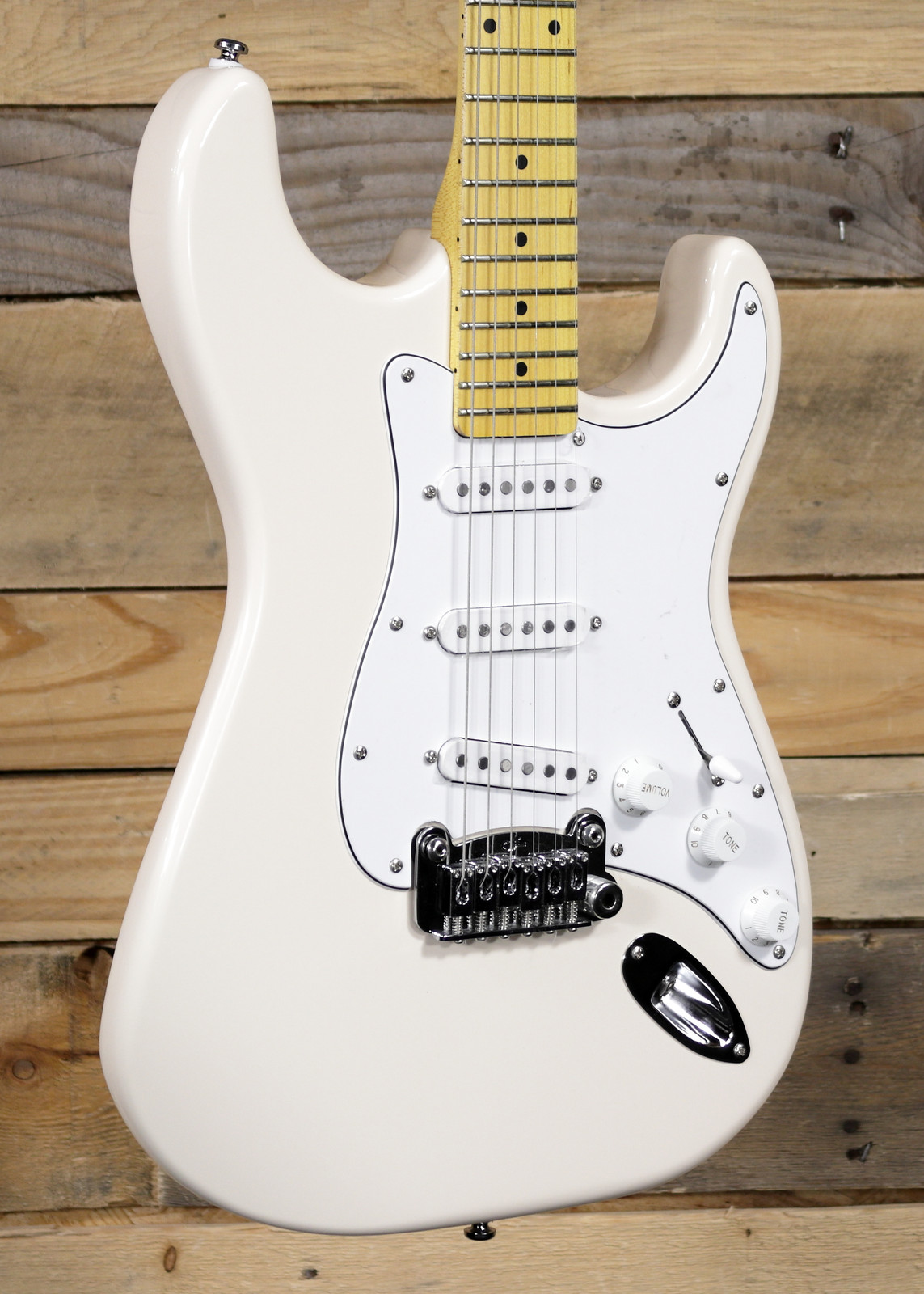 G&L Tribute Legacy Electric Guitar White