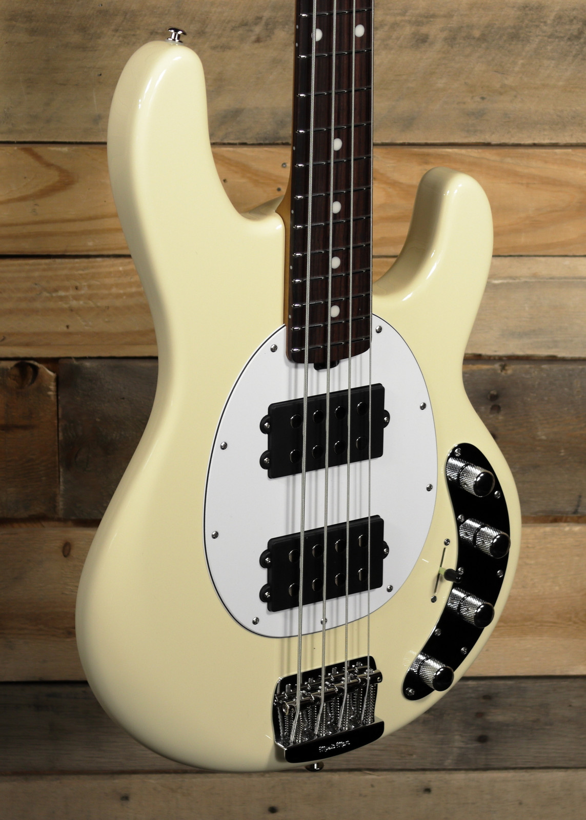 MUSICMAN StingRay 4弦エレキベース クリーム Music Man StingRay Special HH 4-String Bass Buttercream w/ Case