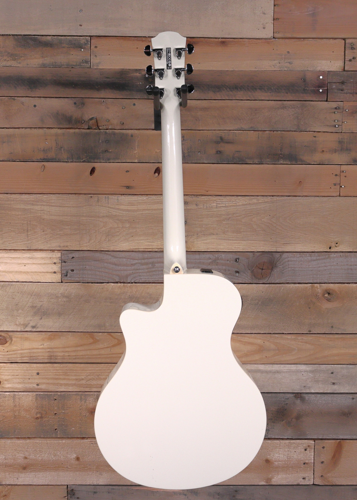 Yamaha APX600 Thinline Acoustic/Electric Guitar Vintage White