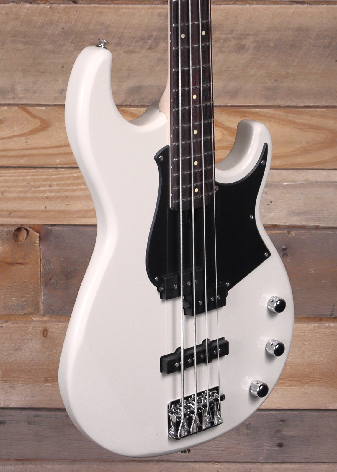 Yamaha BB234 4-String Bass Guitar Vintage White
