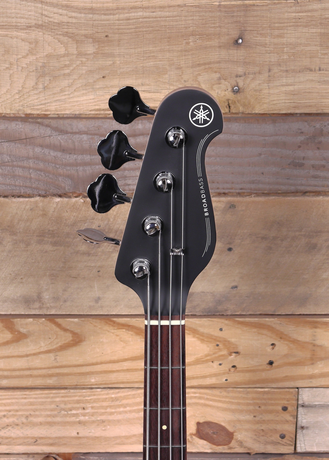 Yamaha BB234 4-String Bass Guitar Vintage White