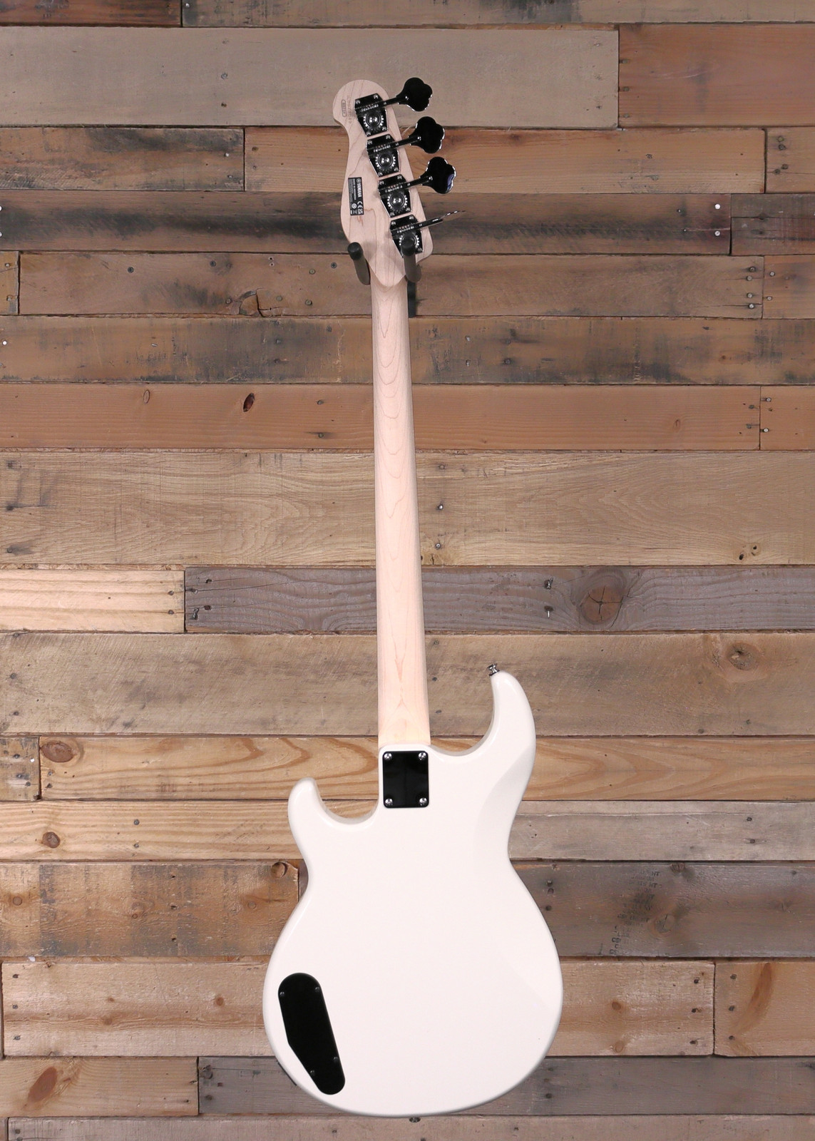 Yamaha BB234 4-String Bass Guitar Vintage White