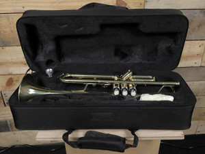 JZ Bb Student Trumpet Outfit