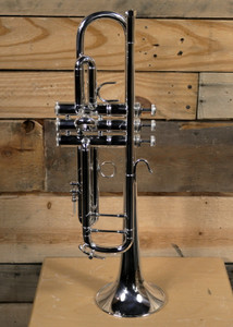 Bach 180S37 Stradivarius Silver-Plated Bb Trumpet Outfit