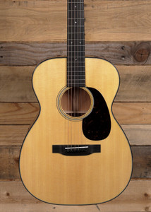 Martin 00-18 Acoustic Guitar Natural w/  Case