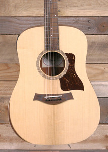 Taylor Academy 10e Acoustic/Electric Guitar Natural w/ Gigbag