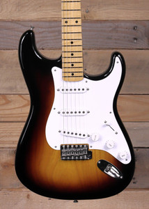 Fender Limited Edition 70th Anniversary 1954 Stratocaster DLX Closet Classic Wide-Fade 2-Color Sunburst w/ Case