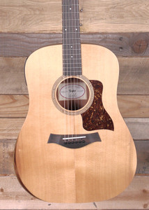 Taylor Academy 10e Acoustic/Electric Guitar Natural  w/ Gigbag