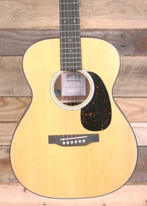 Martin 000JR-10E Shawn Mendes Acoustic/Electric Guitar w/ Case