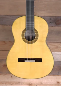 Yamaha GC32S Classical Acoustic Guitar Natural w/ Gigbag