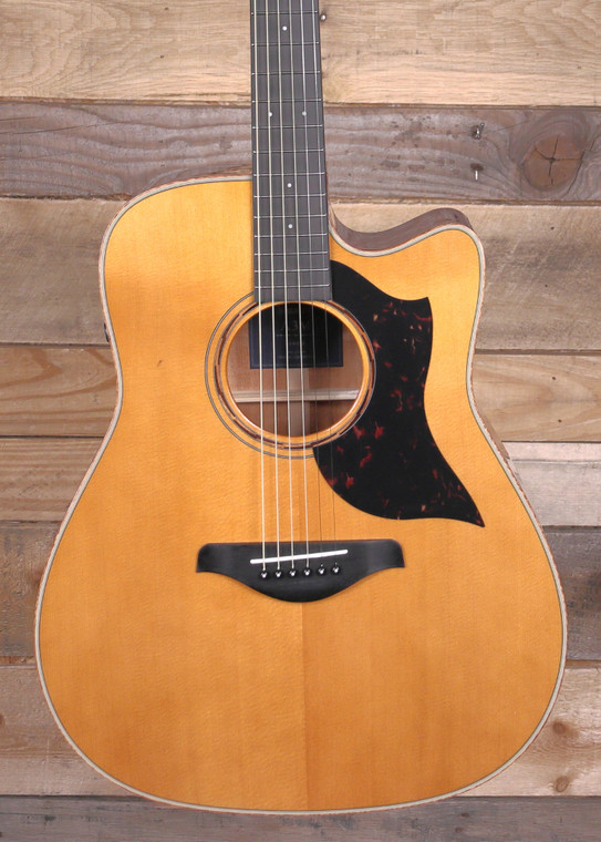 Yamaha AC3M ARE Acoustic/Electric Guitar Vintage Natural w/ Case