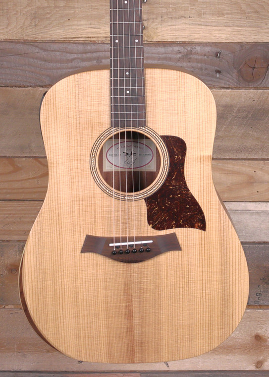 Taylor Academy 10e Acoustic/Electric Guitar  Natural w/ Gigbag