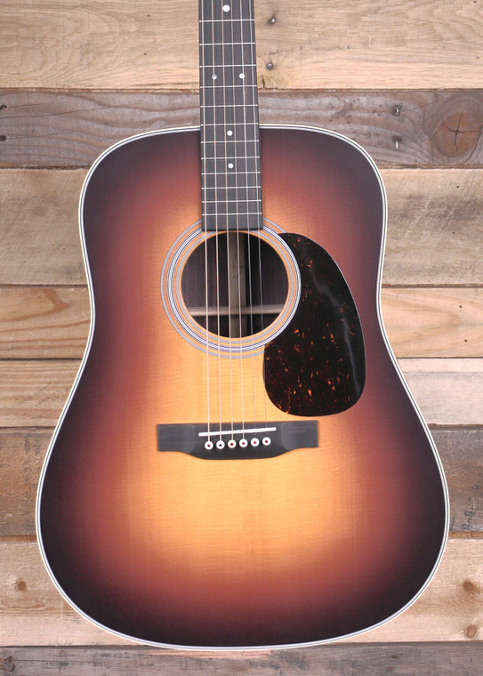 Martin D-28 Satin 1935 Burst Acoustic Guitar Satin 1935 Sunburst w/ Case