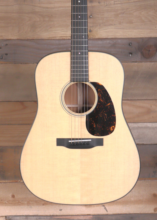 Martin D-18 Acoustic Guitar Aging Toner w/ Case