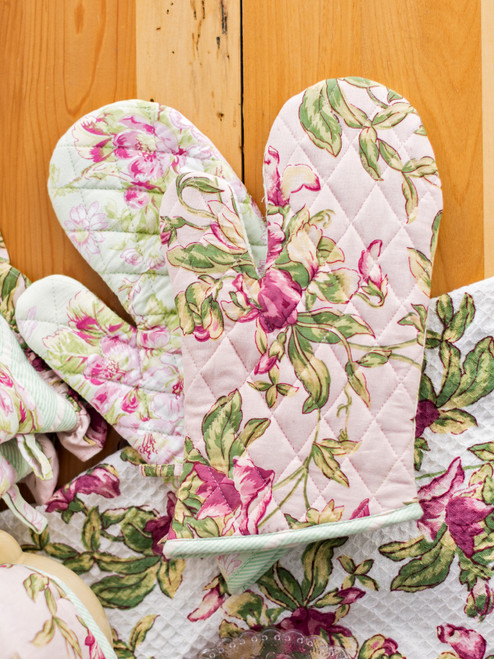 Sweet Pea Patchwork Oven Mitt Set of 2 - Rose