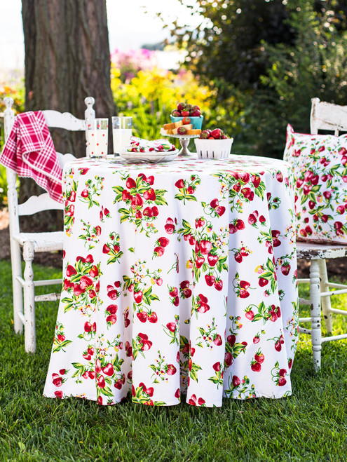 Strawberry Basket Round Cloth - Ecru