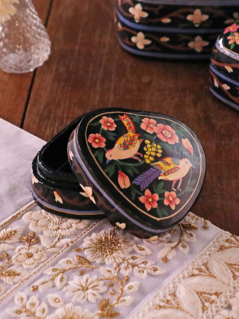 Darjeeling Heart Box - Black