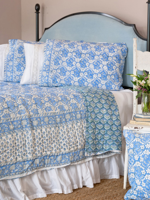 Floating Blossom Quilt - Blue