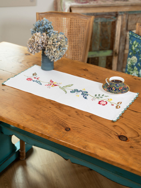 Flora Embroidered Table Scarf - White