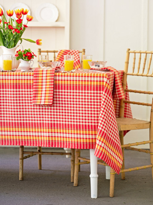 Pomegranate Plaid Tablecloth - Pink