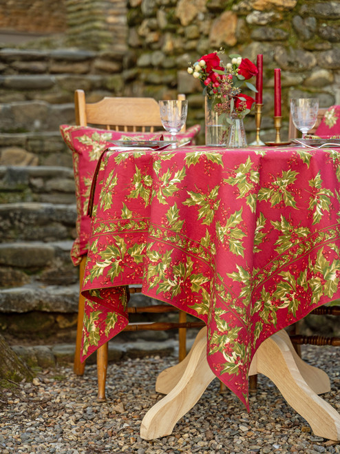 Winterberry Tablecloth - Red