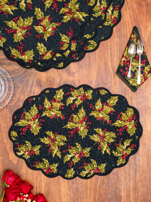 Winterberry Quilted Placemat Set of 4 - Black