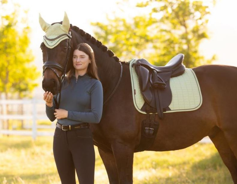 CHABRAQUE DRESSAGE DAIM CARRÉ BLANC LE MIEUX