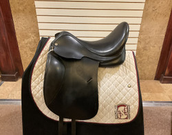 Used 18" Thornhill Danube Dressage Saddle W