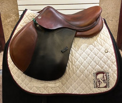 Used 16.5" Devoucoux Biarritz O Close Contact Saddle M Used 16.5" Devoucoux Biarritz O Close Contact Saddle M